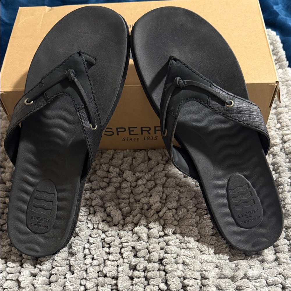 Sperry women’s Black Flip-Flops